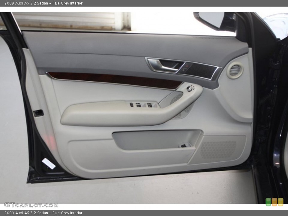 Pale Grey Interior Door Panel for the 2009 Audi A6 3.2 Sedan #77403581