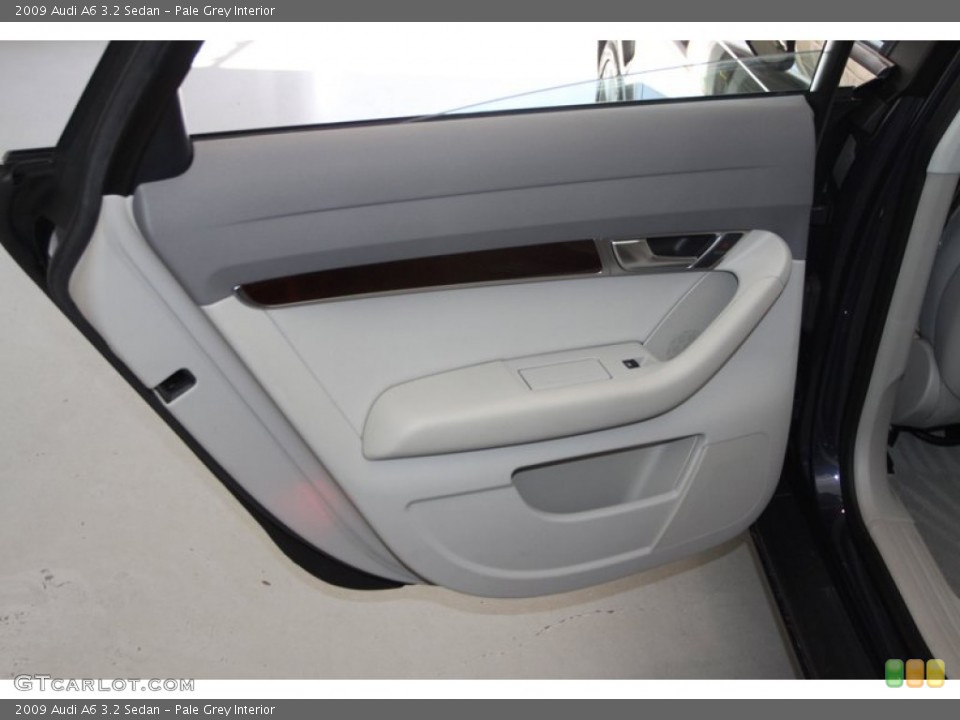 Pale Grey Interior Door Panel for the 2009 Audi A6 3.2 Sedan #77403693