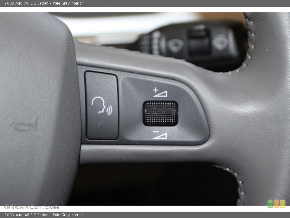 Pale Grey Interior Controls for the 2009 Audi A6 3.2 Sedan #77403942