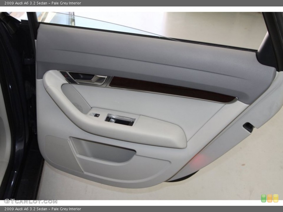 Pale Grey Interior Door Panel for the 2009 Audi A6 3.2 Sedan #77404051