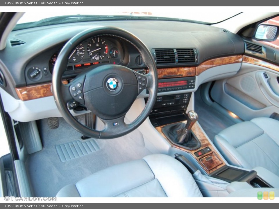 Grey Interior Photo for the 1999 BMW 5 Series 540i Sedan #77404065