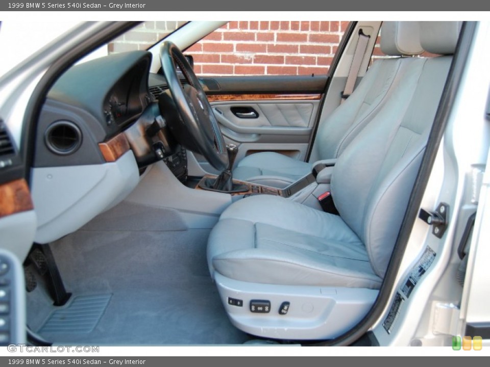 Grey Interior Photo for the 1999 BMW 5 Series 540i Sedan #77404113