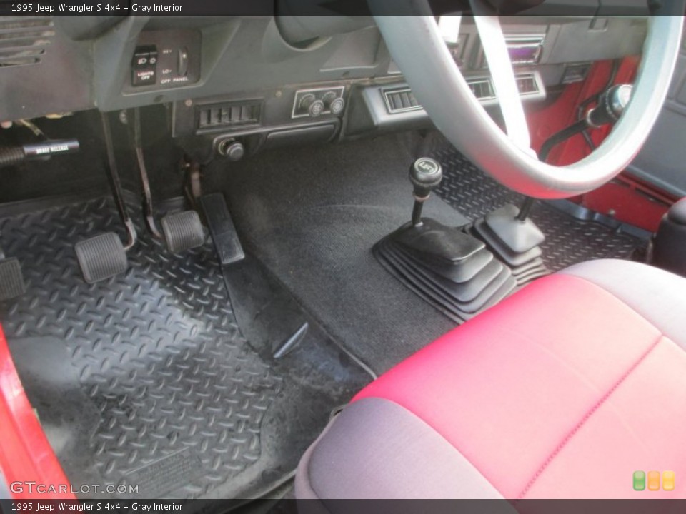 Gray Interior Controls for the 1995 Jeep Wrangler S 4x4 #77405511