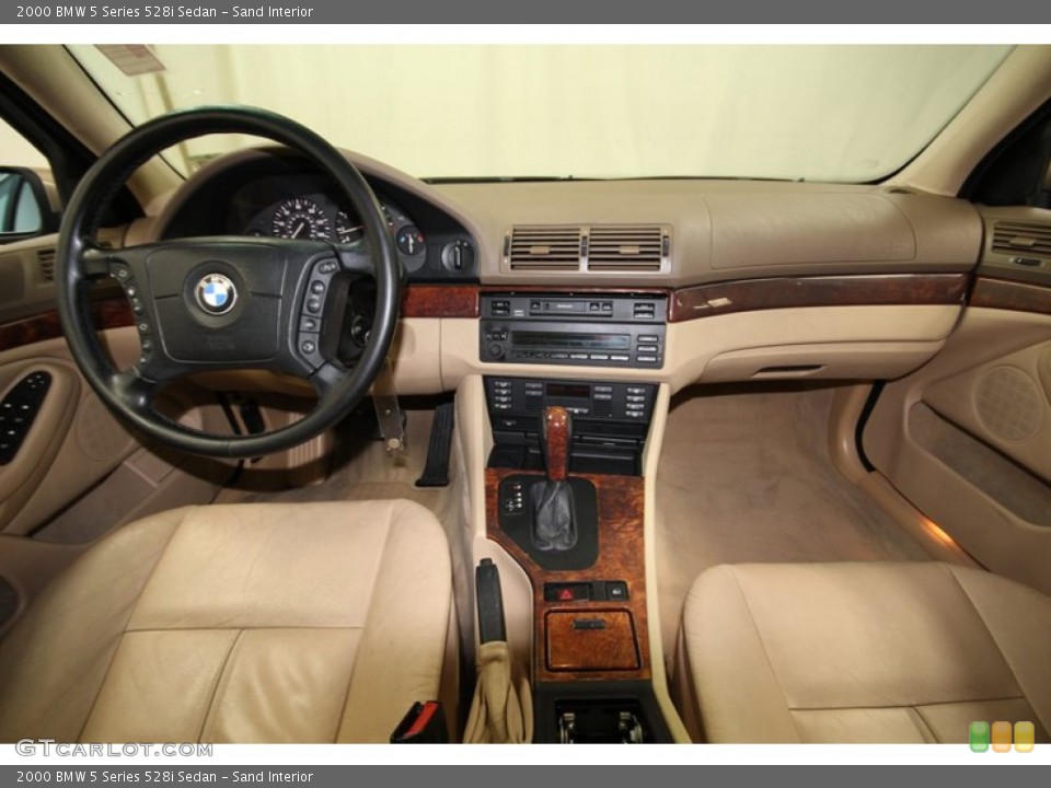Sand Interior Dashboard for the 2000 BMW 5 Series 528i Sedan #77406690