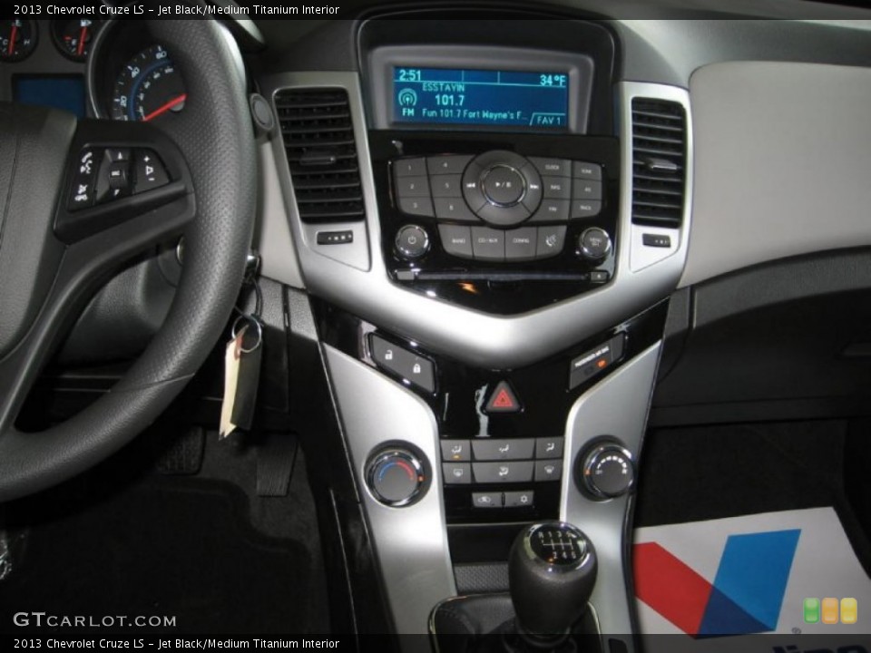 Jet Black/Medium Titanium Interior Controls for the 2013 Chevrolet Cruze LS #77406867