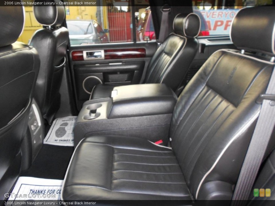 Charcoal Black Interior Rear Seat for the 2006 Lincoln Navigator Luxury #77414063