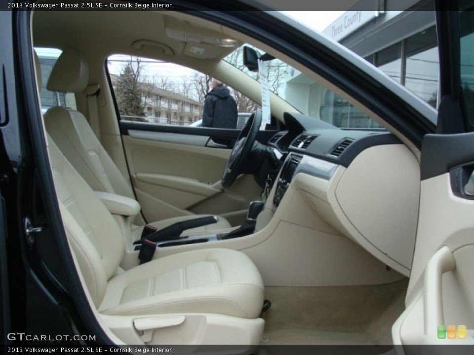 Cornsilk Beige Interior Photo for the 2013 Volkswagen Passat 2.5L SE #77427618