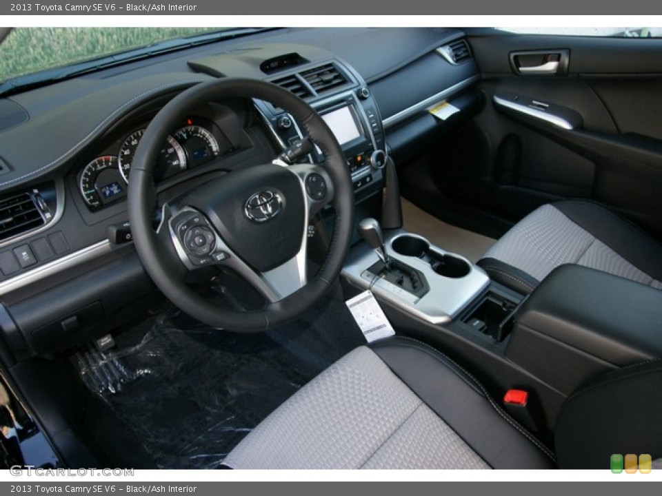 Black/Ash Interior Photo for the 2013 Toyota Camry SE V6 #77441385