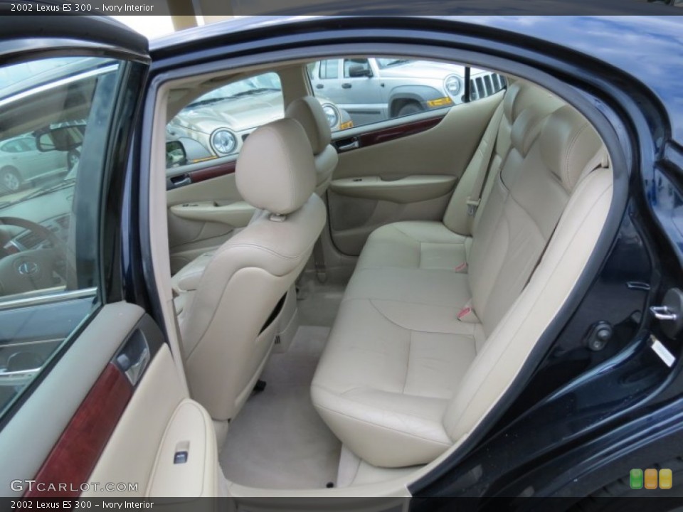 Ivory Interior Rear Seat for the 2002 Lexus ES 300 #77444490