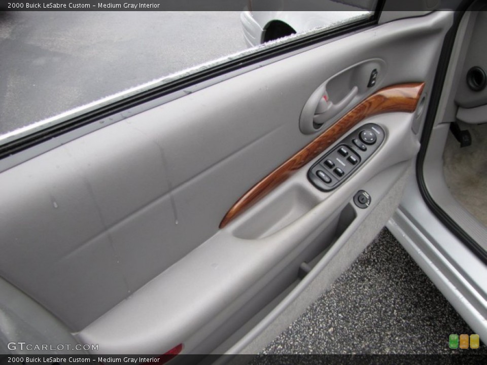 Medium Gray Interior Door Panel for the 2000 Buick LeSabre Custom #77447850