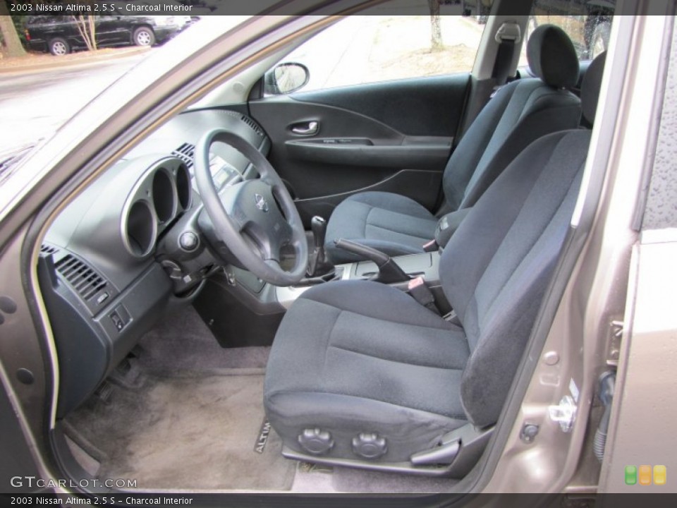 Charcoal Interior Photo for the 2003 Nissan Altima 2.5 S #77448291
