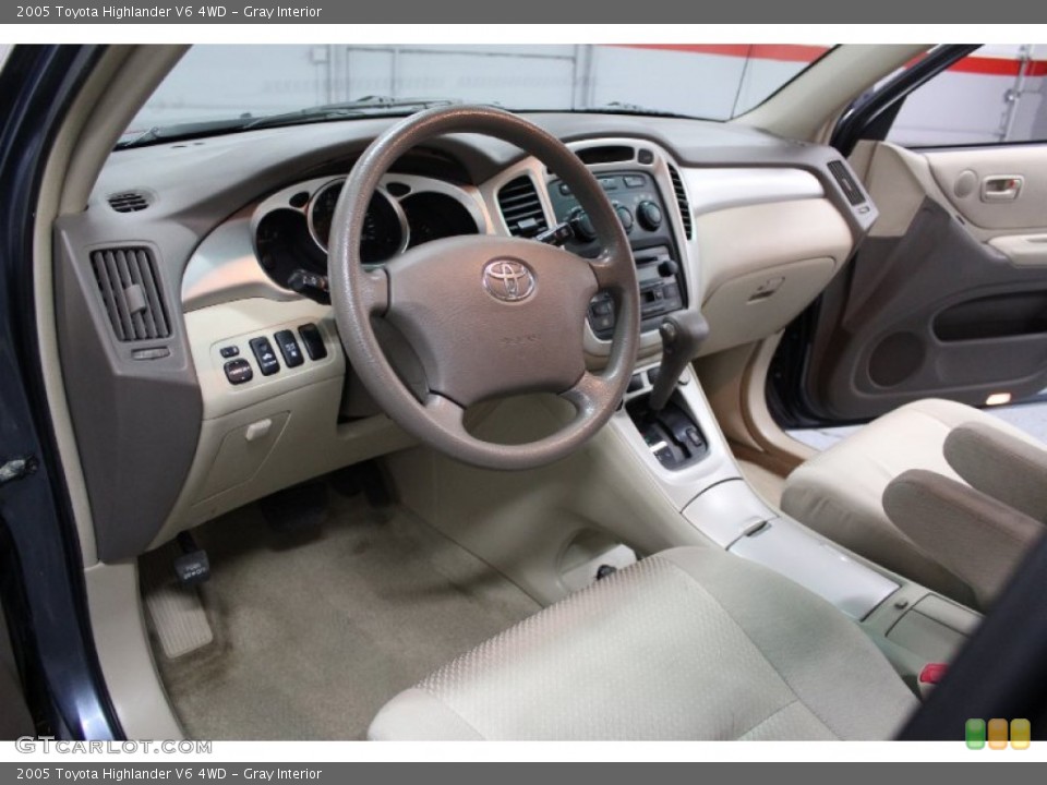 Gray 2005 Toyota Highlander Interiors