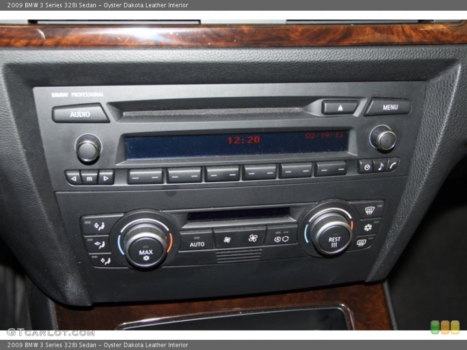 Oyster Dakota Leather Interior Controls for the 2009 BMW 3 Series 328i Sedan #77453577