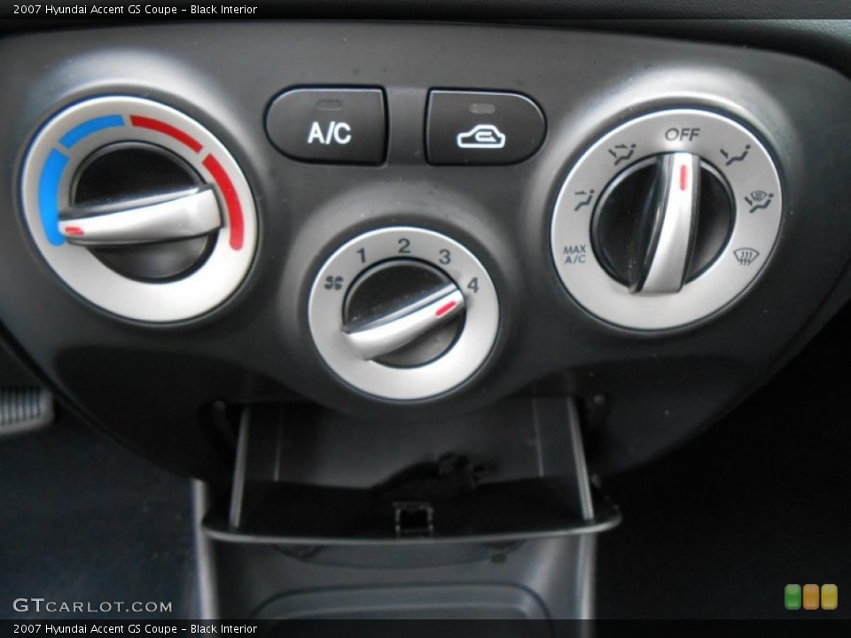 Black Interior Controls for the 2007 Hyundai Accent GS Coupe #77470628