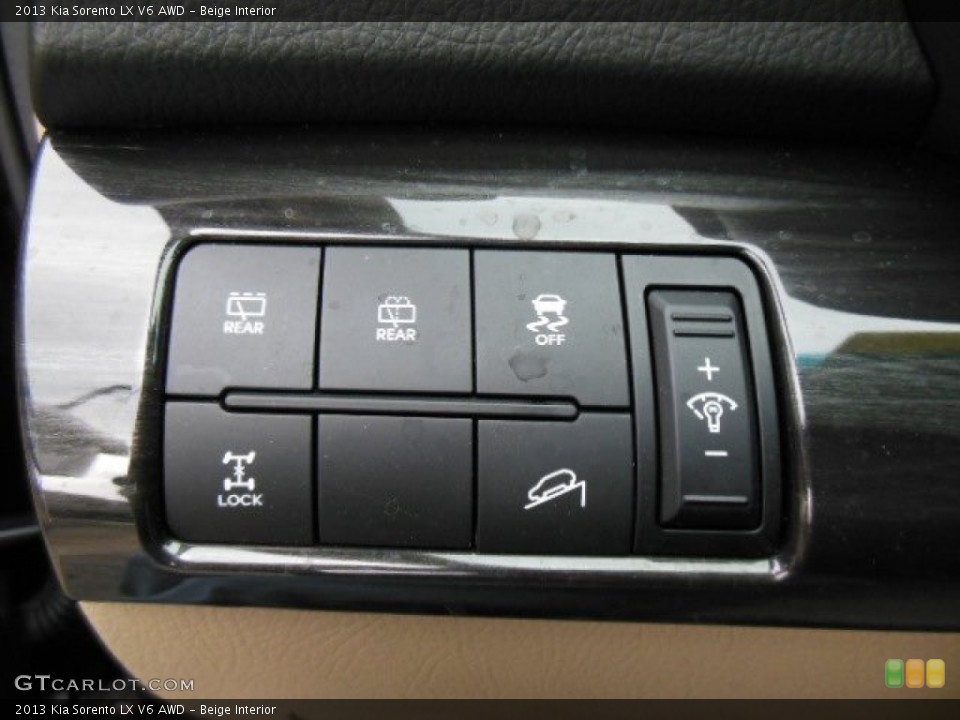 Beige Interior Controls for the 2013 Kia Sorento LX V6 AWD #77484623