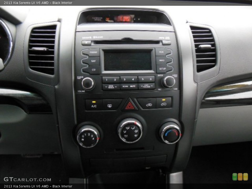 Black Interior Controls for the 2013 Kia Sorento LX V6 AWD #77485511