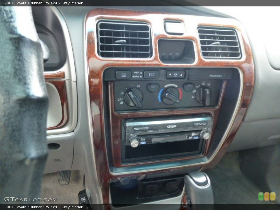 Gray Interior Controls for the 2001 Toyota 4Runner SR5 4x4 #77485577