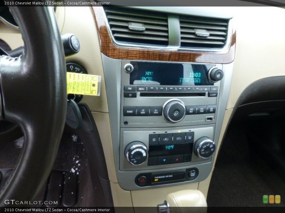 Cocoa/Cashmere Interior Controls for the 2010 Chevrolet Malibu LTZ Sedan #77488628