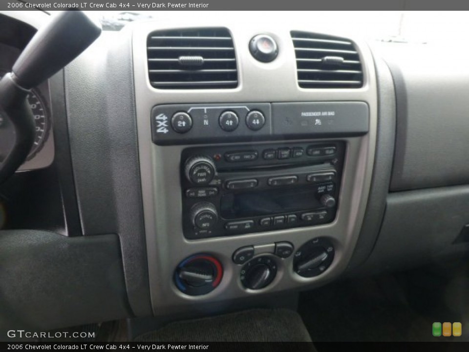 Very Dark Pewter Interior Controls for the 2006 Chevrolet Colorado LT Crew Cab 4x4 #77488976