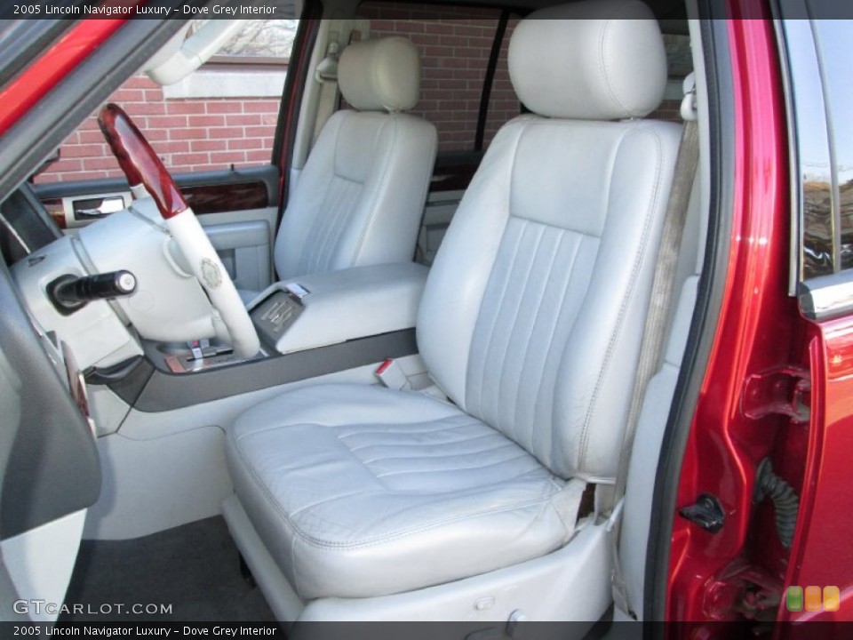 Dove Grey Interior Photo for the 2005 Lincoln Navigator Luxury #77500781