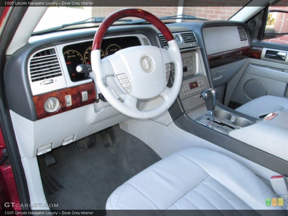 Dove Grey 2005 Lincoln Navigator Interiors