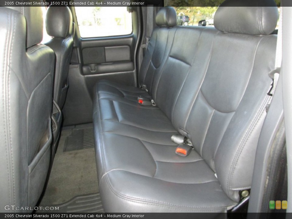 Medium Gray Interior Rear Seat for the 2005 Chevrolet Silverado 1500 Z71 Extended Cab 4x4 #77501777