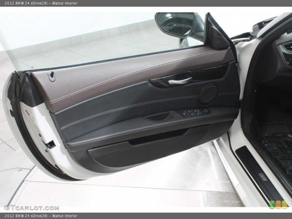 Walnut Interior Door Panel for the 2012 BMW Z4 sDrive28i #77511329