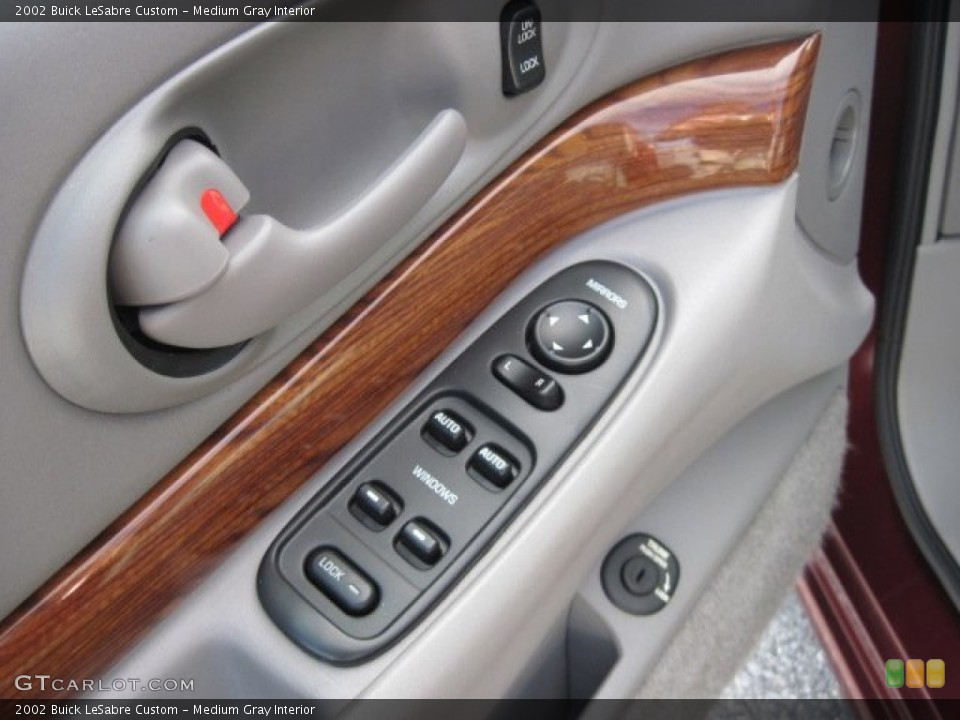 Medium Gray Interior Controls for the 2002 Buick LeSabre Custom #77513858