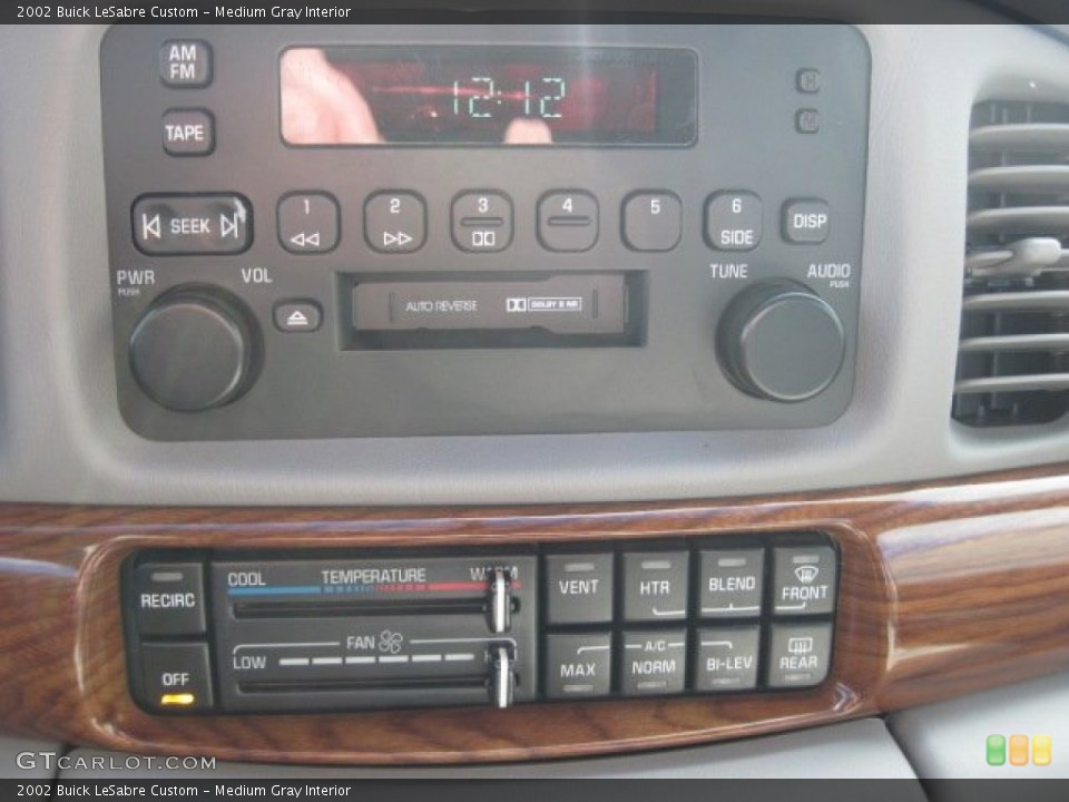 Medium Gray Interior Controls for the 2002 Buick LeSabre Custom #77513909