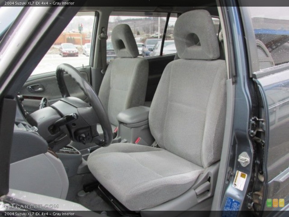 Gray Interior Photo for the 2004 Suzuki XL7 EX 4x4 #77543860