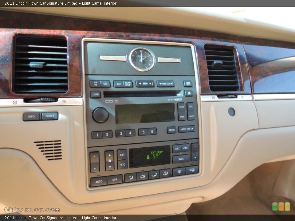 Light Camel Interior Controls for the 2011 Lincoln Town Car Signature Limited #77549075