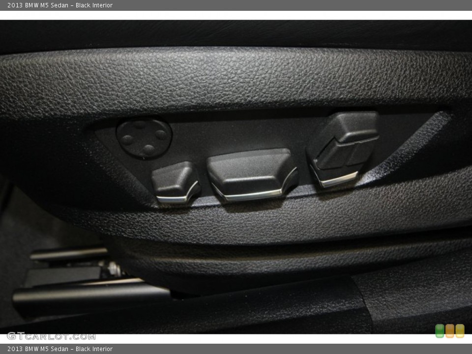Black Interior Controls for the 2013 BMW M5 Sedan #77551145
