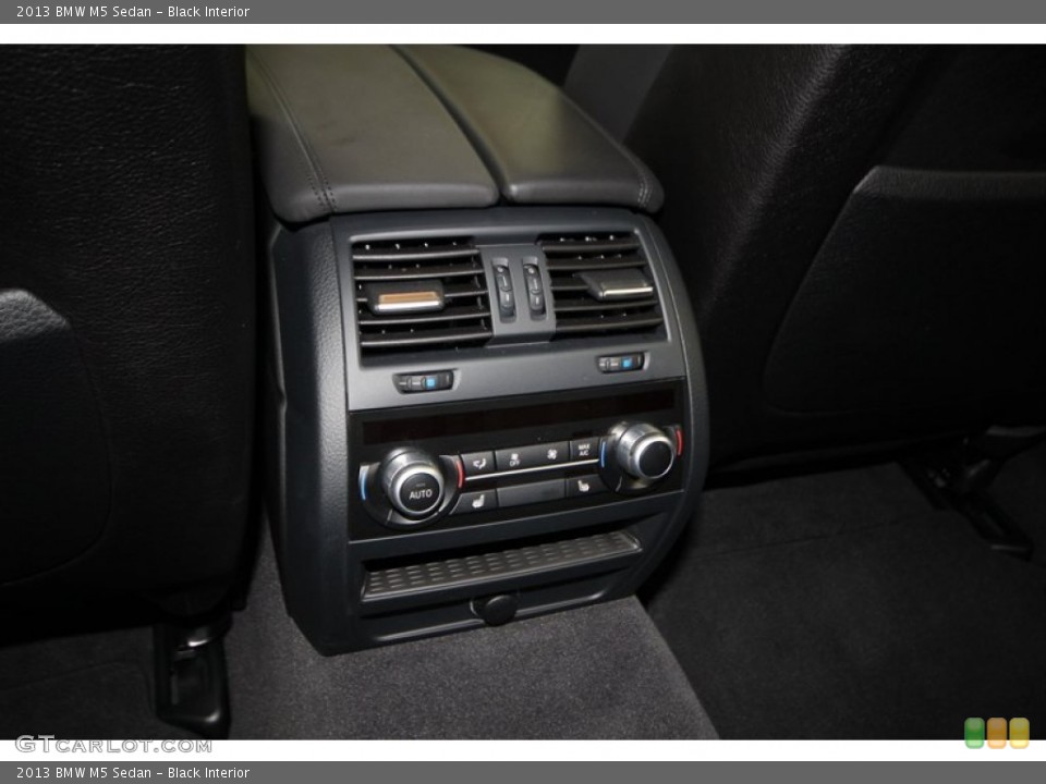 Black Interior Controls for the 2013 BMW M5 Sedan #77551325