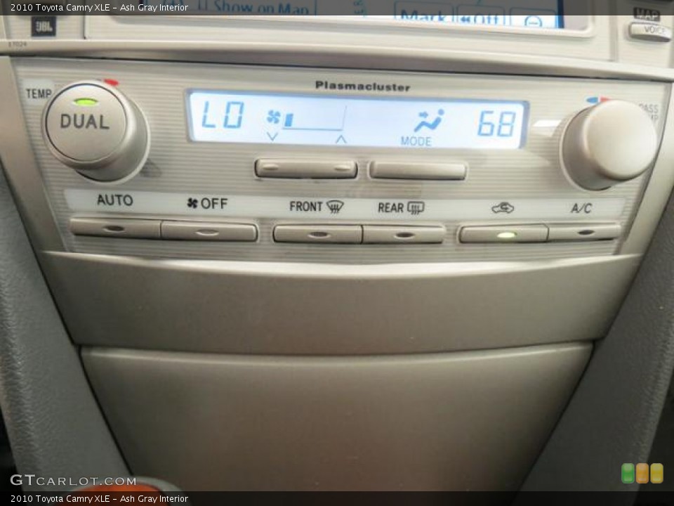 Ash Gray Interior Controls for the 2010 Toyota Camry XLE #77557911