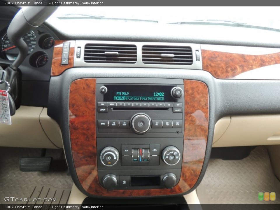 Light Cashmere/Ebony Interior Controls for the 2007 Chevrolet Tahoe LT #77564922