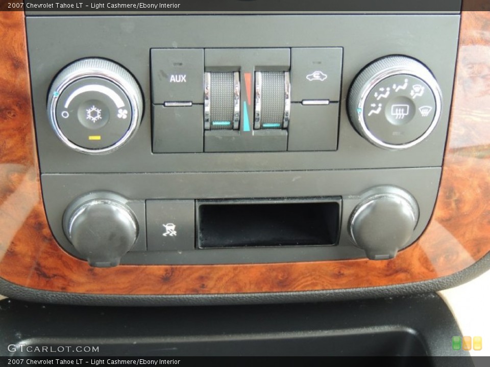 Light Cashmere/Ebony Interior Controls for the 2007 Chevrolet Tahoe LT #77564967