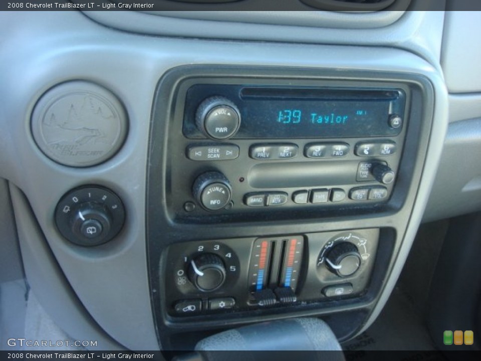 Light Gray Interior Controls for the 2008 Chevrolet TrailBlazer LT #77570279