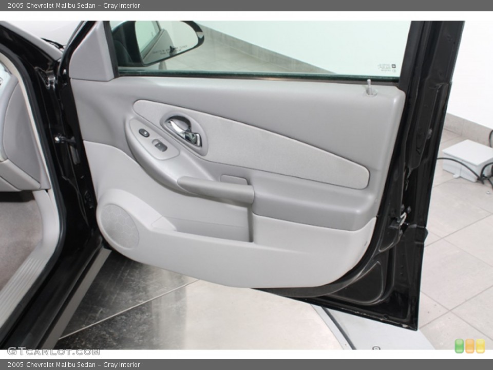 Gray Interior Door Panel for the 2005 Chevrolet Malibu Sedan #77587880