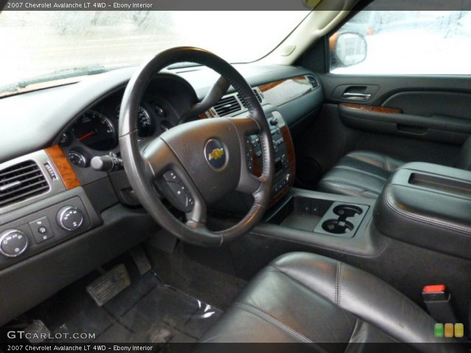 Ebony Interior Photo for the 2007 Chevrolet Avalanche LT 4WD #77588417