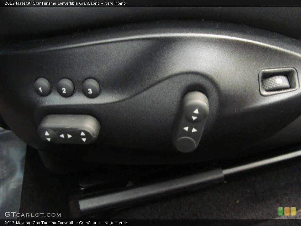 Nero Interior Controls for the 2013 Maserati GranTurismo Convertible GranCabrio #77590103