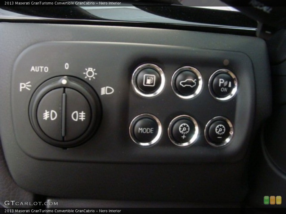 Nero Interior Controls for the 2013 Maserati GranTurismo Convertible GranCabrio #77590170