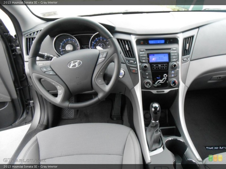 Gray Interior Dashboard for the 2013 Hyundai Sonata SE #77593989