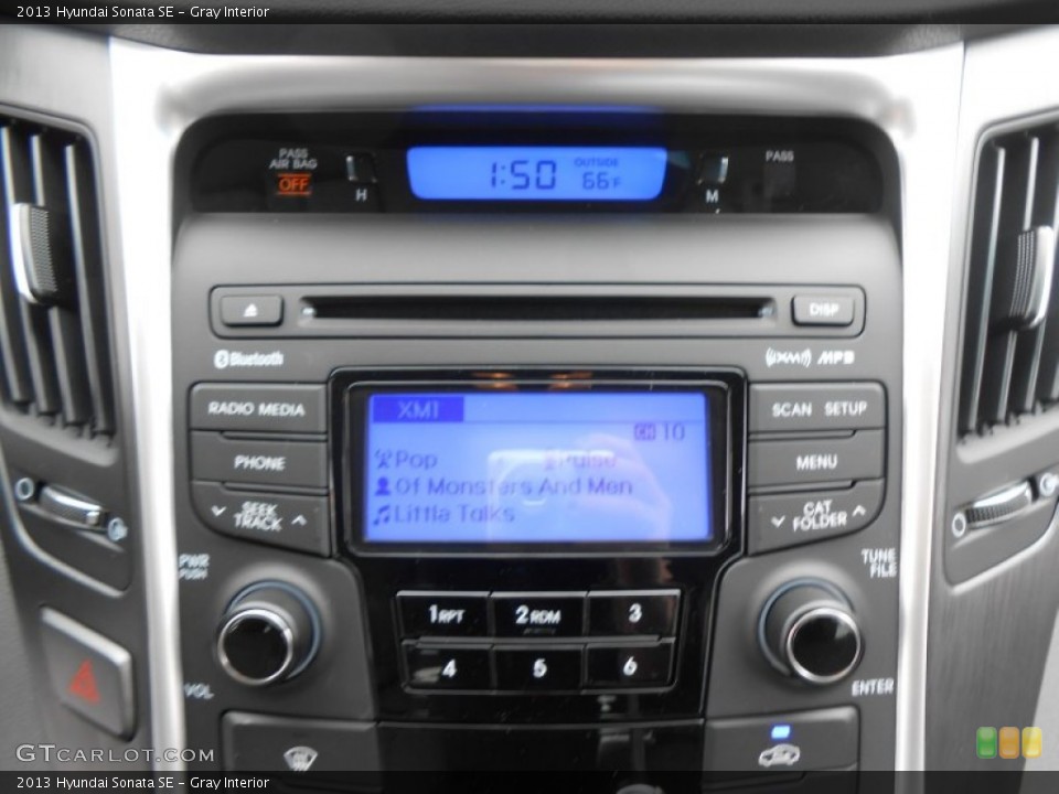 Gray Interior Controls for the 2013 Hyundai Sonata SE #77594045