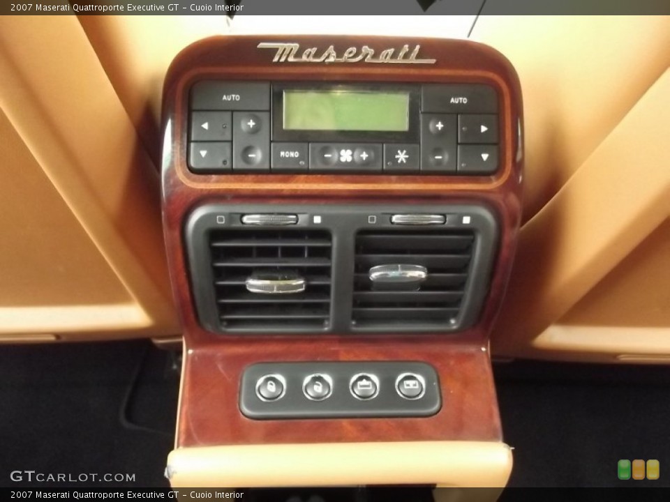 Cuoio Interior Controls for the 2007 Maserati Quattroporte Executive GT #77602551