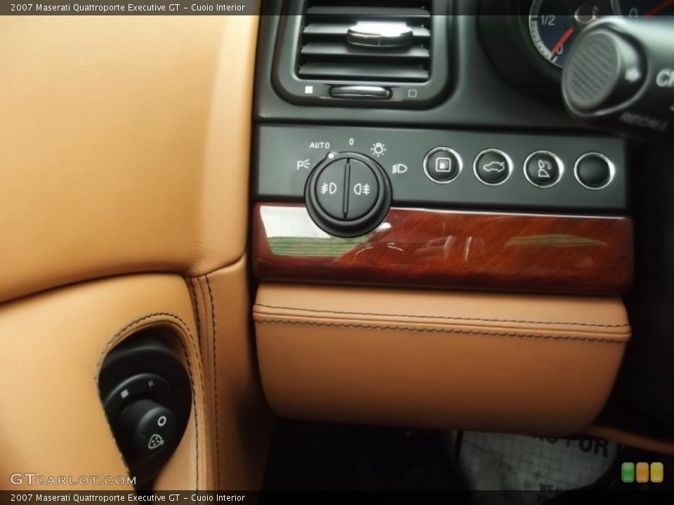 Cuoio Interior Controls for the 2007 Maserati Quattroporte Executive GT #77602812