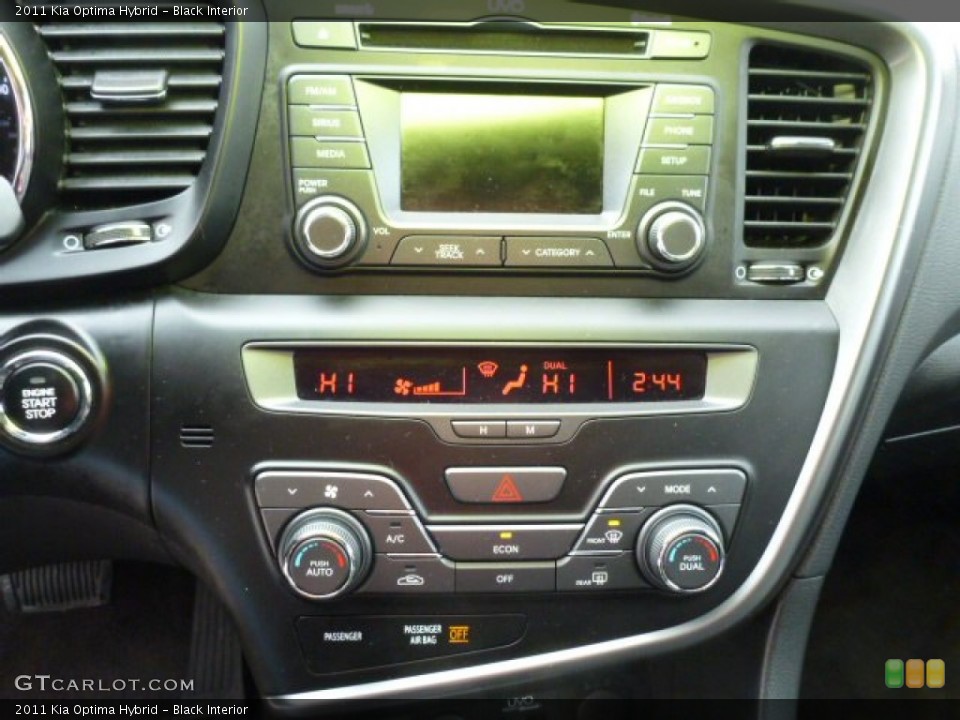 Black Interior Controls for the 2011 Kia Optima Hybrid #77606163
