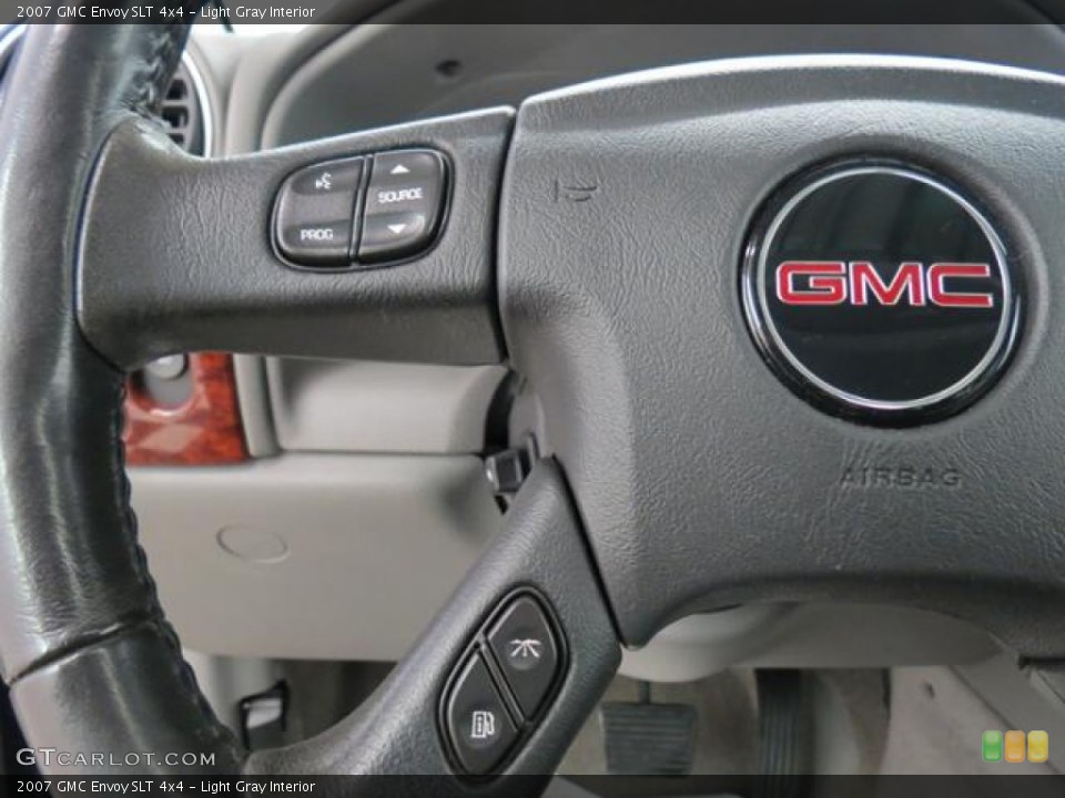 Light Gray Interior Controls for the 2007 GMC Envoy SLT 4x4 #77610308