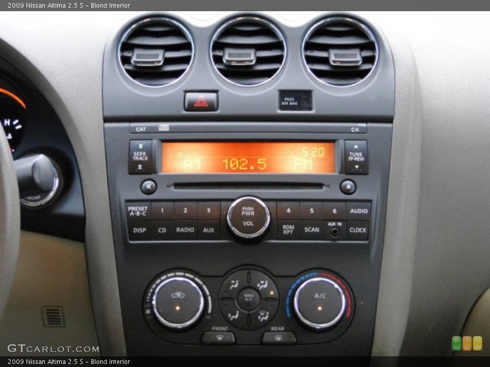 Blond Interior Controls for the 2009 Nissan Altima 2.5 S #77627630