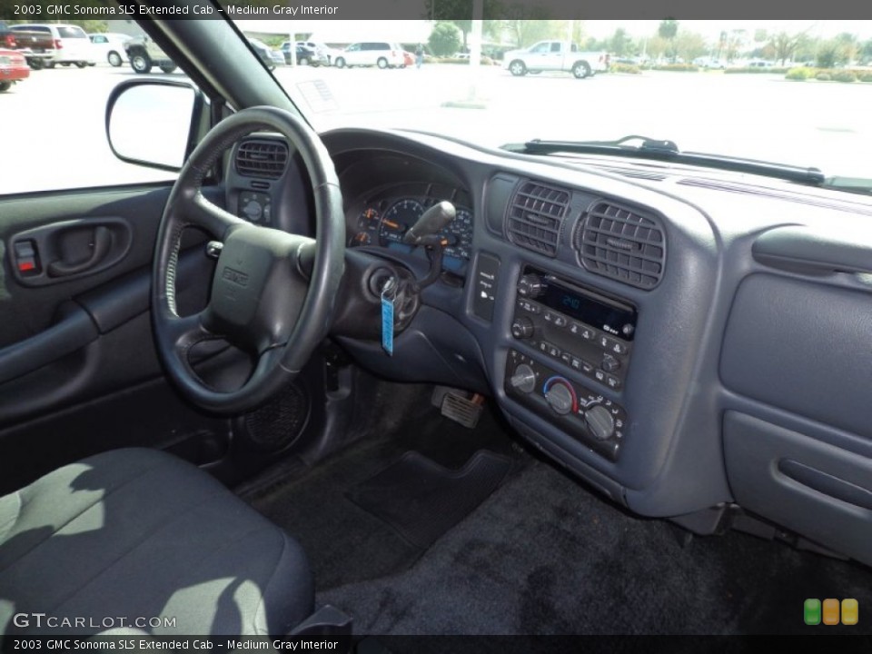 Medium Gray Interior Dashboard for the 2003 GMC Sonoma SLS Extended Cab #77628287