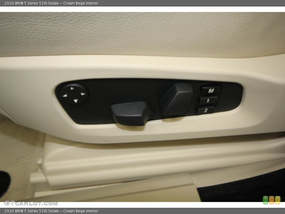 Cream Beige Interior Controls for the 2010 BMW 5 Series 528i Sedan #77631395